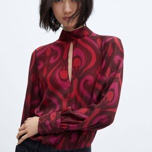 NWT XS Mango Printed Blouse with Opening Detail